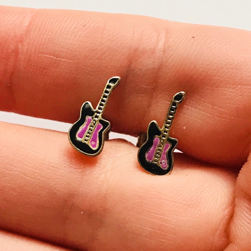 Guitar earrings